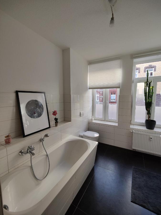 Neu Sanierte Wohnung Mit Balkon Und Stellplatz Erfurt Extérieur photo